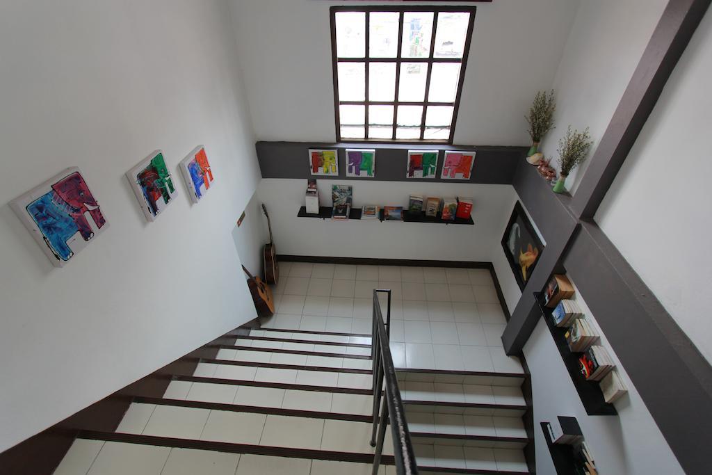 Отель Zzhouse Чиангмай Экстерьер фото